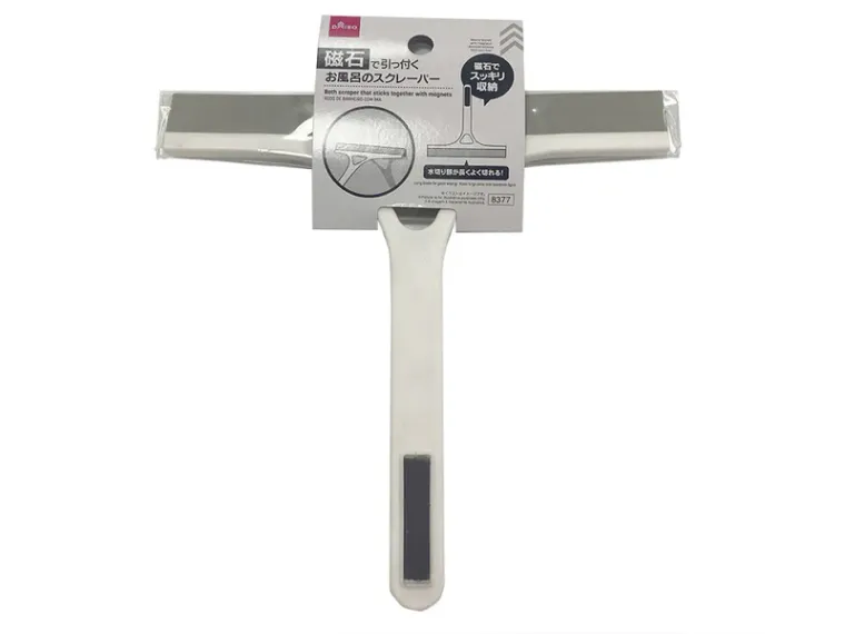 磁石で引っ付くお風呂のスクレーパー